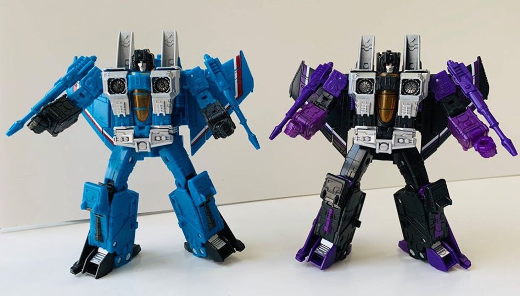 transformers war for cybertron earthrise skywarp and thundercracker seeker set of 2